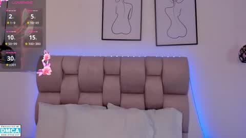 hanna__evans_ online show from February 24, 12:19 pm