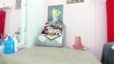 hanna_hornyx20 online show from October 11, 3:33 am