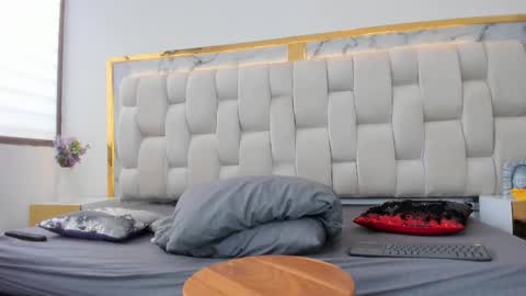 Hanna lens online show from March 7, 7:36 pm