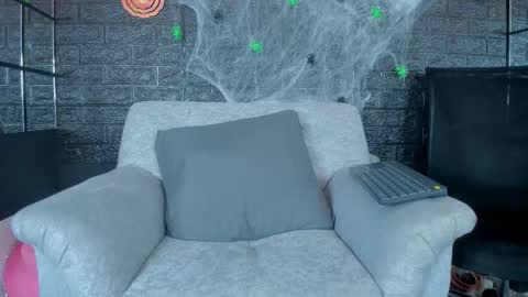 Hanna lens online show from October 18, 7:07 pm