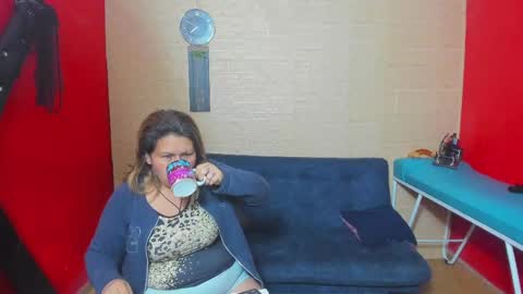 Snapshot of hanna_mature01 chatting on September 10, 12:22 am Hanna online show from September 10, 12:22 am