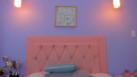 Hanna  online show from June 12, 2:54 am
