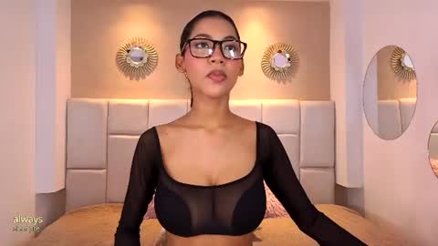 hanna_vic online show from July 8, 8:45 pm
