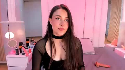  Hanna Collins  online show from June 25, 1:38 pm