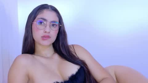 Hanna Connor online show from December 15, 2:35 pm