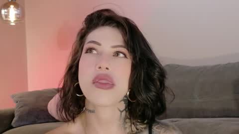 Hannah  online show from April 5, 3:03 am