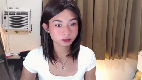 Snapshot of hannah_davis69 chatting on February 26, 3:46 am Alex online show from February 26, 3:46 am