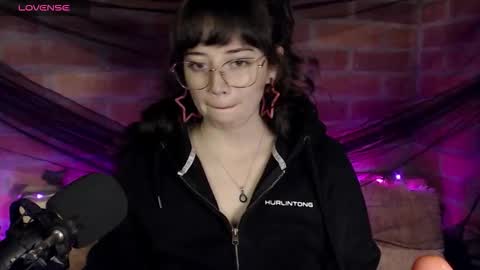 Hannah online show from December 16, 3:14 am