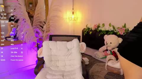 Snapshot of hannah_williams1 chatting on October 11, 1:10 am Hannah Williams online show from October 11, 1:10 am