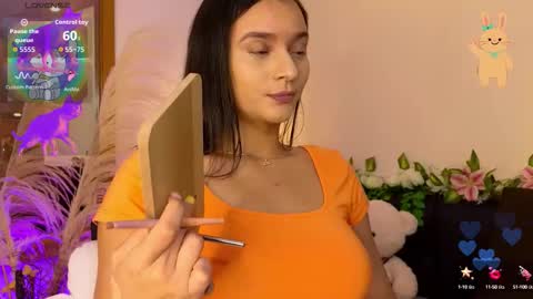 Snapshot of hannah_williams1 chatting on October 12, 1:42 am Hannah Williams online show from October 12, 1:42 am