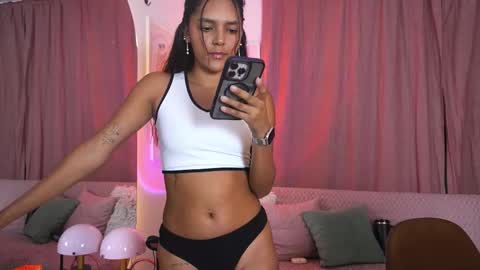 HANNAH online show from March 3, 12:06 am