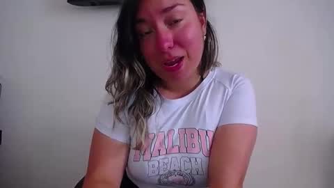 hannahevans2 online show from February 9, 5:05 pm