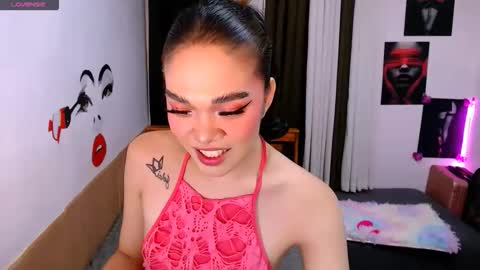 HANNAH online show from April 13, 5:50 pm