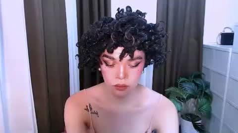 HANNAH online show from May 20, 1:57 am