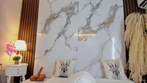 Hannahill69 online show from March 3, 11:00 am