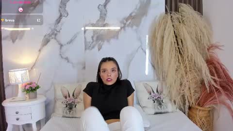 Hannahill69 online show from June 10, 5:28 am