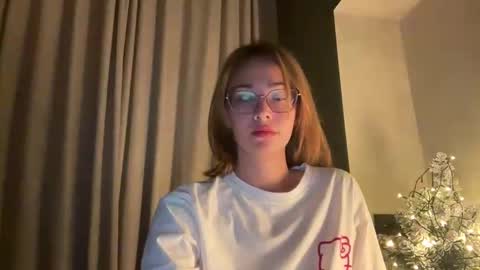 hannahinto online show from December 15, 5:14 am