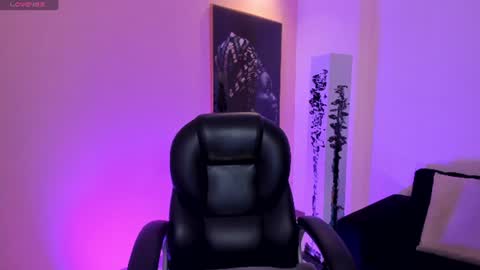 HANNAH J online show from July 3, 1:05 pm