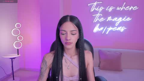 HANNAH J online show from June 21, 5:30 pm