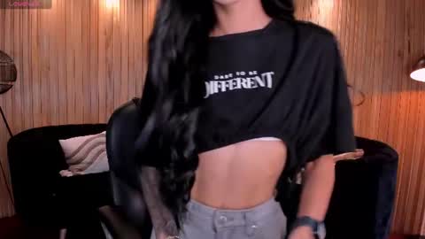 HANNAH J online show from August 1, 12:29 pm