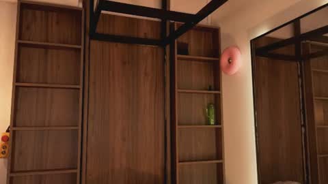 hannahsky_ online show from July 28, 6:20 pm