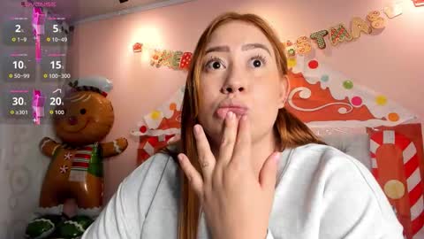 hannamartinn_ online show from December 2, 2:10 am