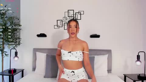 Hanna Os online show from May 10, 11:27 am