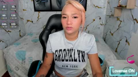 hannasteyl2 online show from July 15, 11:15 am