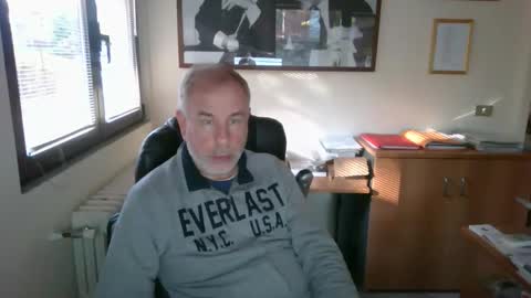 Snapshot of hanscooper chatting on October 24, 2:07 pm hanscooper online show from October 24, 2:07 pm