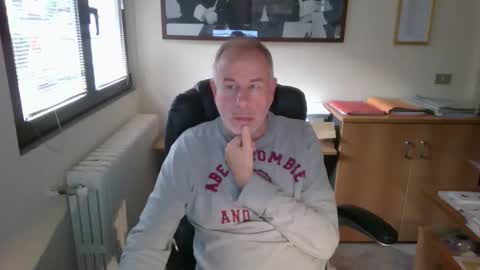 Snapshot of hanscooper chatting on October 4, 3:21 pm hanscooper online show from October 4, 3:21 pm