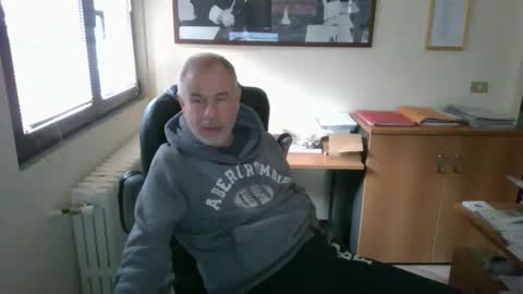 Snapshot of hanscooper chatting on October 12, 1:59 pm hanscooper online show from October 12, 1:59 pm