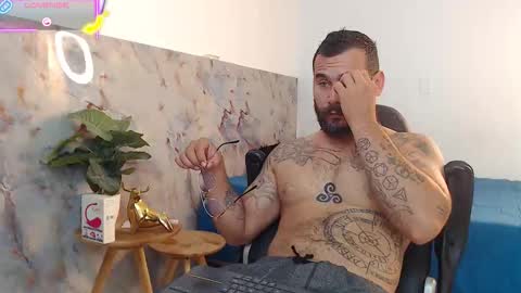 hanz_col online show from September 24, 11:06 am