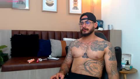 hanz_col online show from March 10, 4:28 am