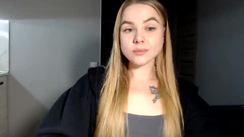 happy_fox_ online show from February 17, 7:12 pm