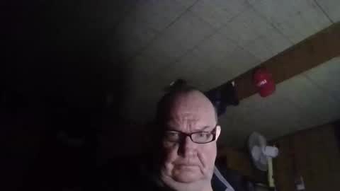 happyguy420fn online show from March 21, 9:03 am