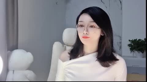 Daisy online show from March 9, 2:43 pm