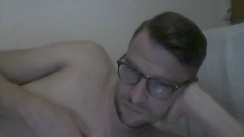 hardboylovemilfmoom online show from July 6, 11:50 pm