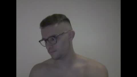 hardboylovemilfmoom online show from September 28, 1:25 am