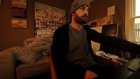 Tom online show from November 27, 8:27 pm