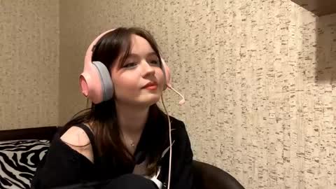 Mary online show from April 30, 5:40 pm