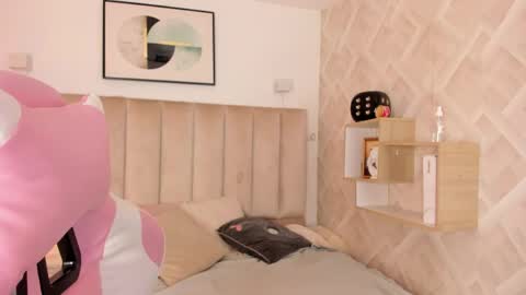 Haru Bonny online show from April 7, 8:22 pm