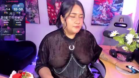 karen  online show from June 9, 9:14 pm