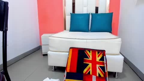 Nicky bac online show from February 13, 2:31 pm