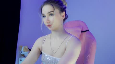 Anna online show from April 8, 11:02 am