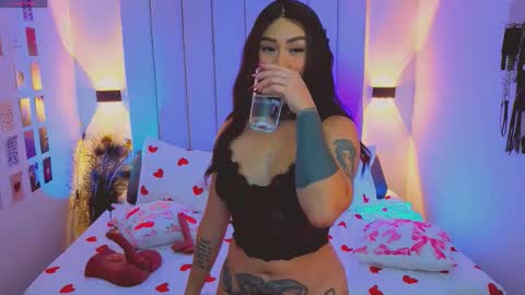 Alicia online show from November 5, 6:04 am