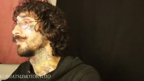 Snapshot of hatsumotokyoto chatting on February 16, 6:21 am More content 2 online show from February 16, 6:21 am