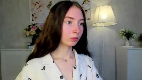 Lola online show from October 19, 9:14 am