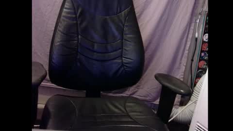 hawaiinstallion23 online show from November 28, 6:54 am