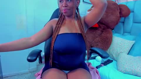 hazel_lanee online show from November 12, 5:21 am