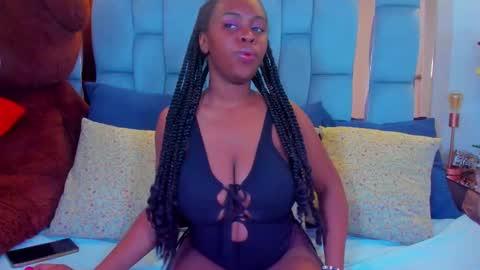 hazel_lanee online show from December 15, 2:18 am